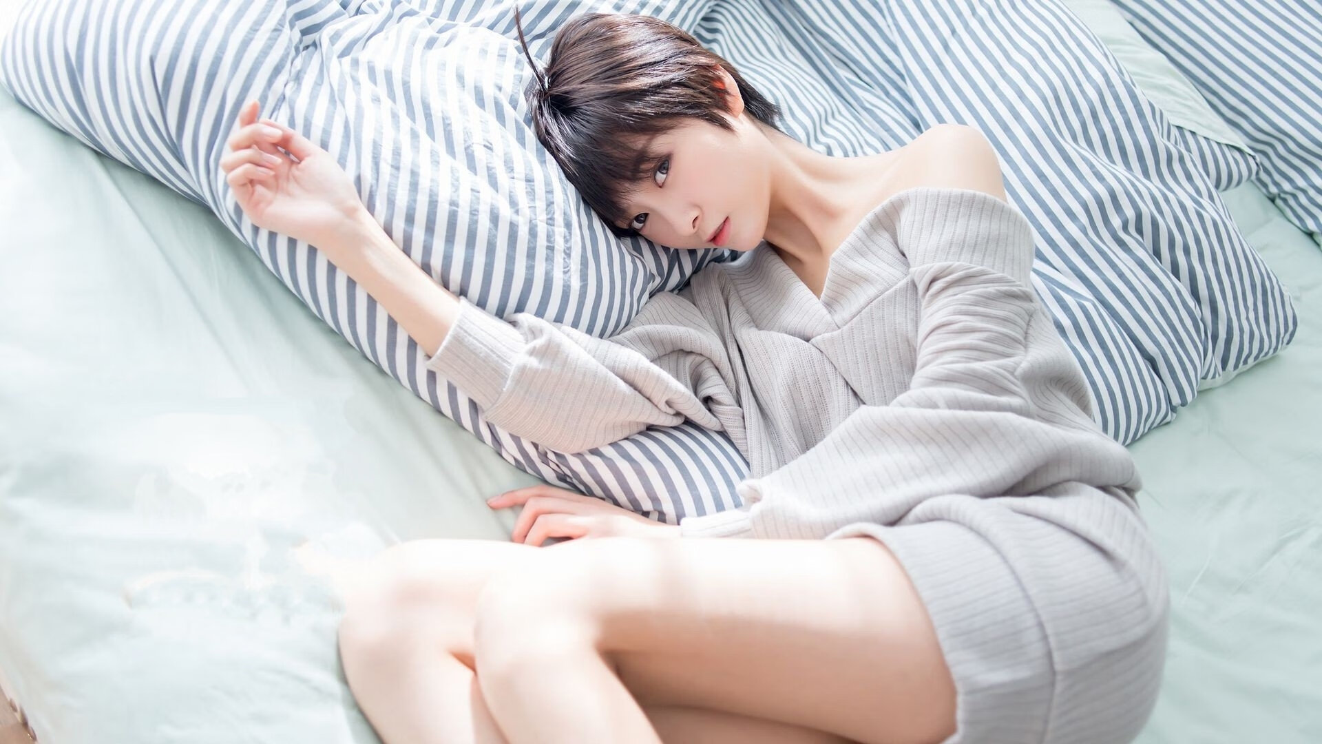 “天气考验:暴雨、雪雾的极端挑战”,天气预报的暴雨