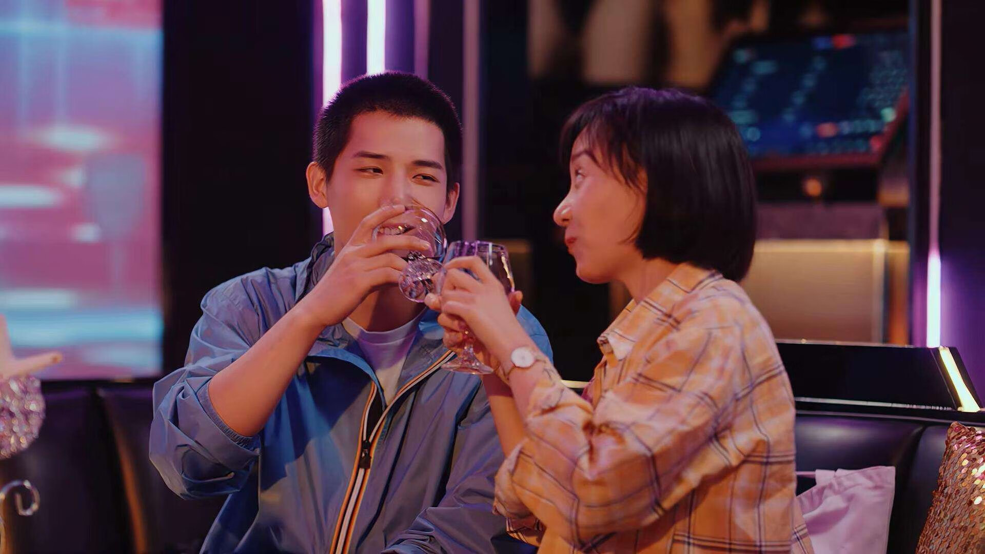 中超联赛国足战平 球迷分析防线表现，中超国足比拼